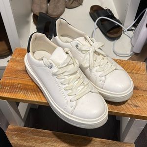 Steve Madden White & Black Sneakers